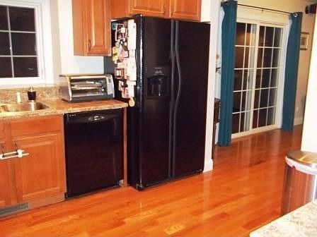 5th image of 977 Ashton Pl