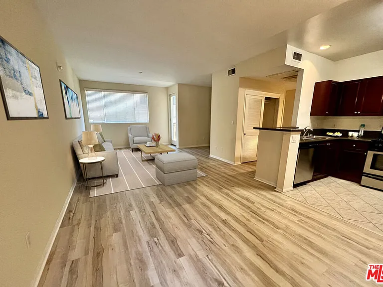 13941 Sherman Way #205 — Photo 6