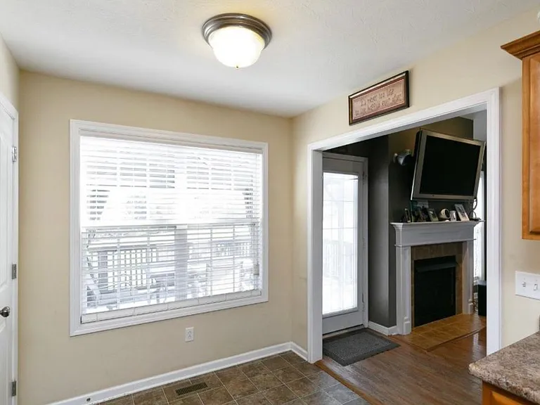 266 Glenda Ct — Photo 8