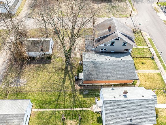 5th image of 804 Huron Ave