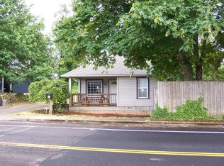 21 E Harrison Ave, Cottage Grove, OR 97424