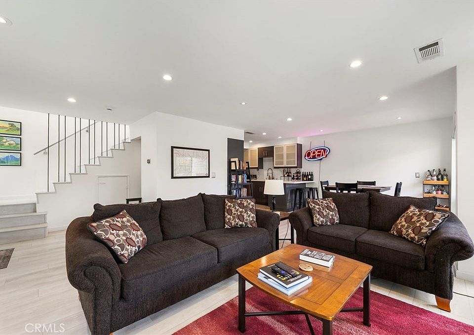 1st image of 11744 Moorpark F Studio Ctr