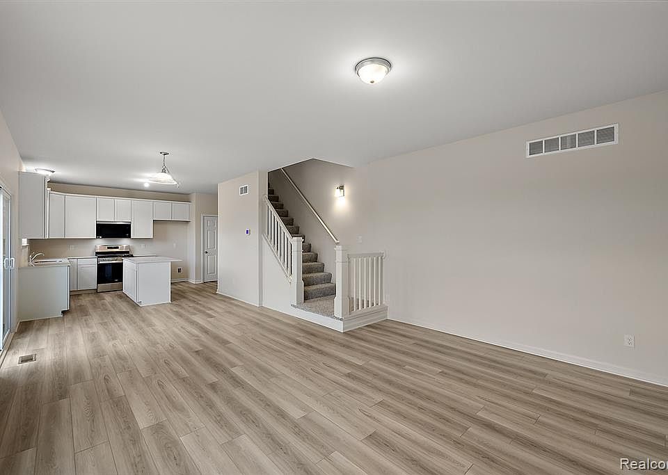 20992 Losino Dr, South Lyon, MI 48178 MLS 20240078828 Zillow