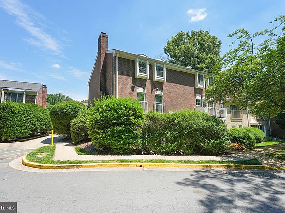 3rd image of 3746 Persimmon Cir