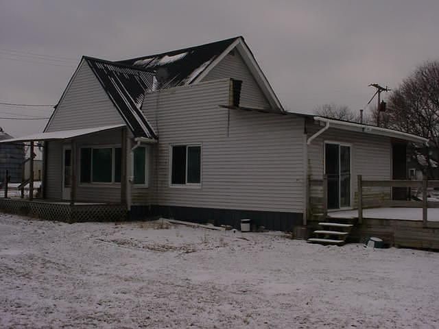 2nd image of 105 E Mill St