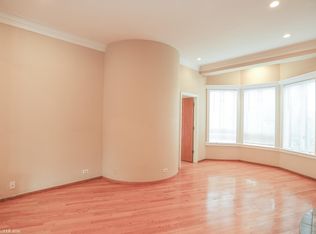 421 W North Ave #1526, Chicago, IL 60610