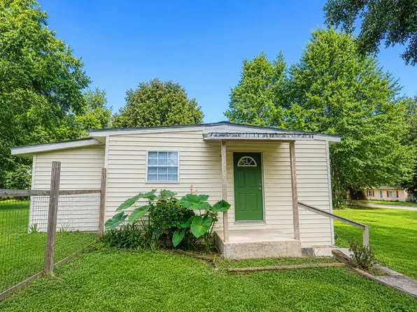 420 Lakeview Ave, Cantonment, FL 32533
