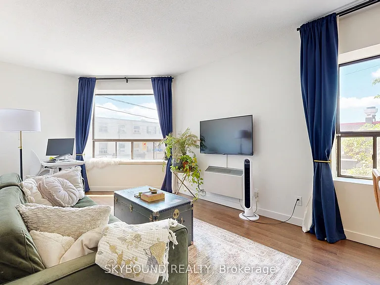 2104 Queen St E #B — Photo 3