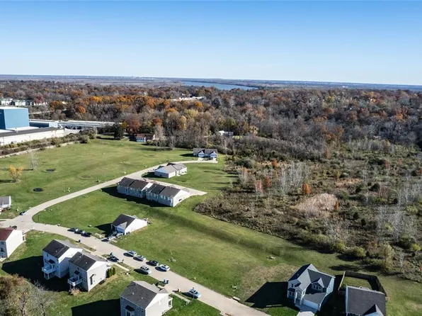 10940 John James Dr, Saint Louis, MO 63137