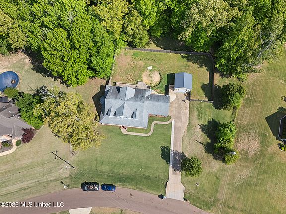 2nd image of 3450 Woodland Trce N