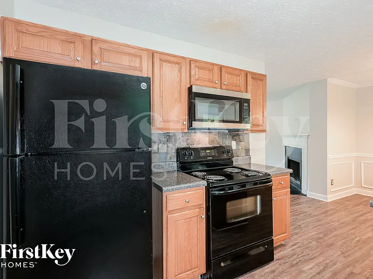 4447 Chester Ln — Photo 6