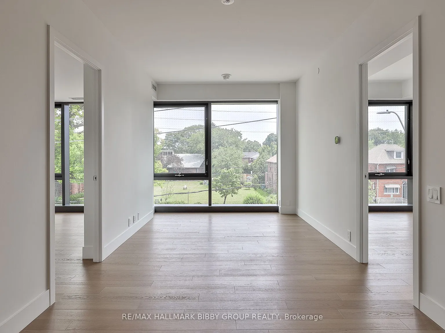 1414 Bayview Ave — Photo 2