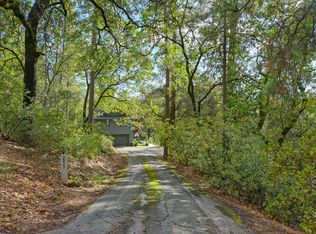 833 Arrowhead Ln, Auburn, CA 95602