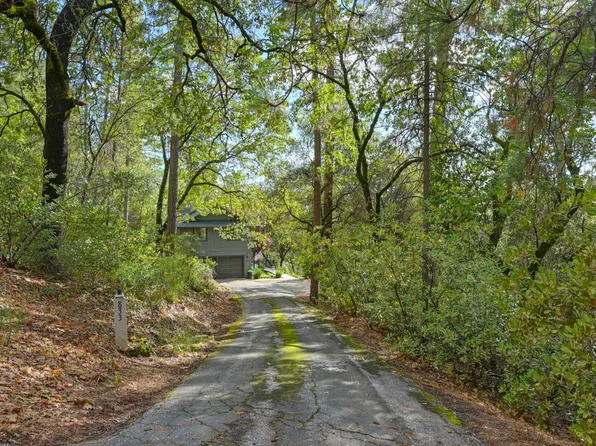 833 Arrowhead Ln, Auburn, CA 95602