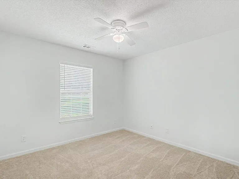 85 S Oak Rd — Photo 18
