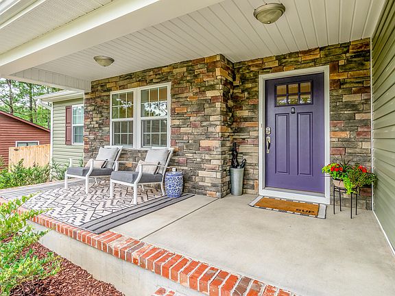 4th image of 1325 E Longleaf Drive