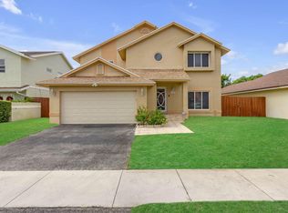 970 SW 98th Ave, Pembroke Pines, FL 33025