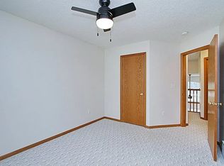 638 Pine Ridge Rd, Coralville, IA 52241