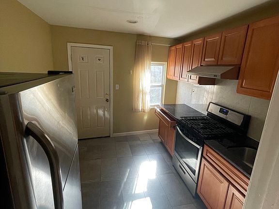 4th image of 314 Cantrell St