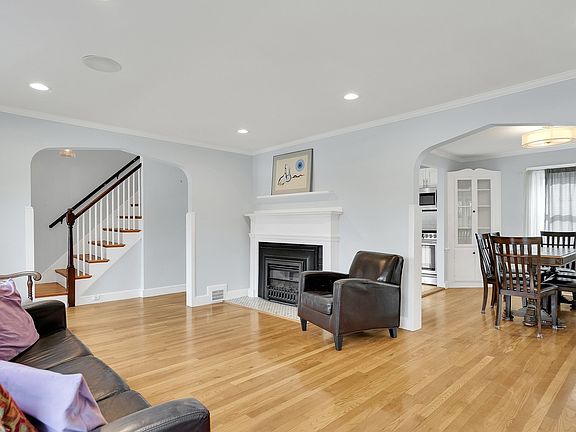 5th image of 248 Warren St