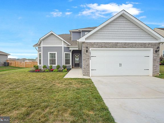 3rd image of 18705 Ballantyne Way