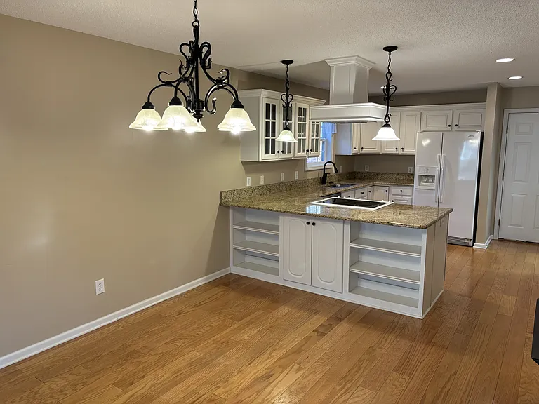 480 Spring Lake Dr — Photo 5
