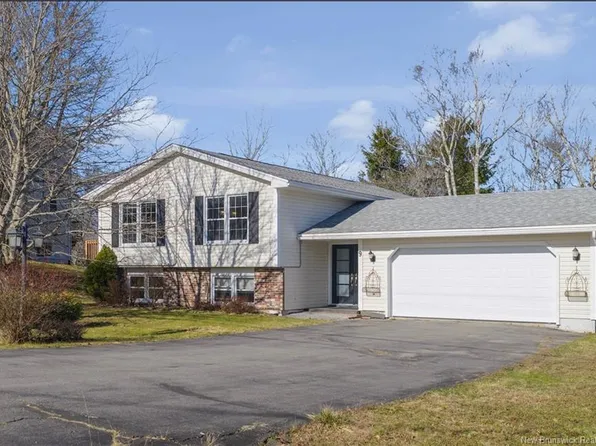 9 Whitetail Ln, Saint John, NB E2K 4T5