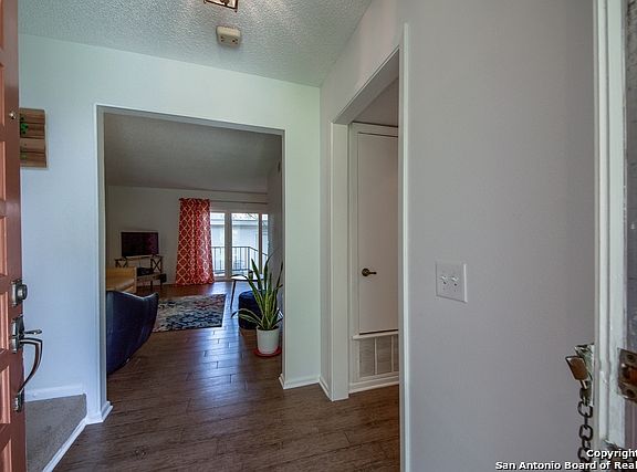 4th image of 3442 Northmoor St #9