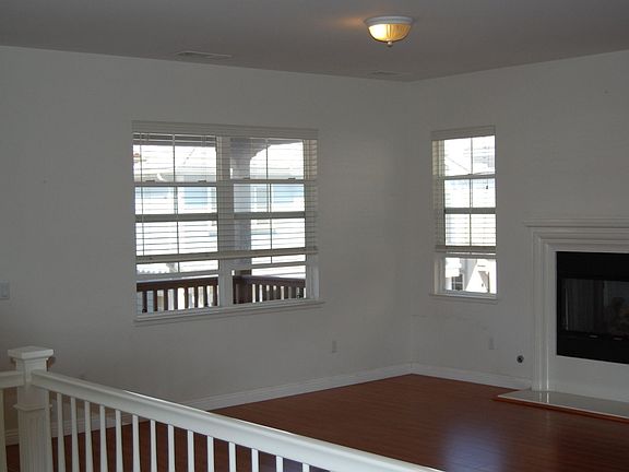 4th image of 2781 Maricopa St