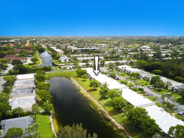 175 Lake Susan Lane, West Palm Beach, FL 33411