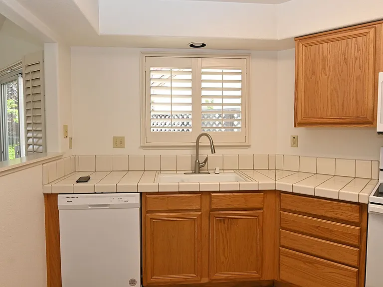 1105 Vista Pointe Cir — Photo 4