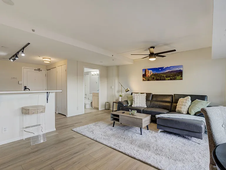 417 E Kiowa St #203 — Photo 7
