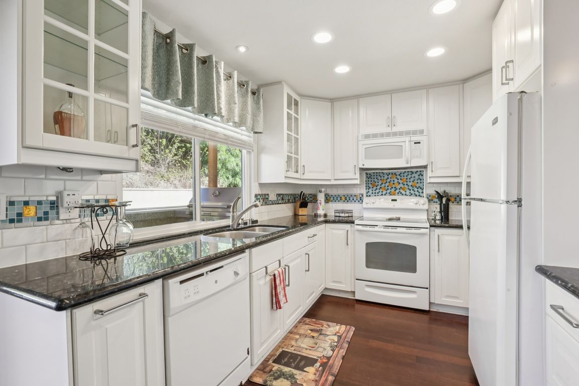 next background image