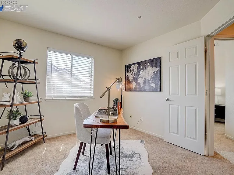 203 Swan Ct #203 — Photo 15