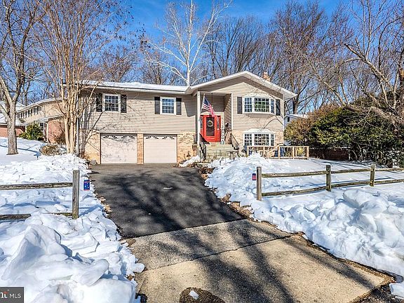 4th image of 6112 Harmon Pl