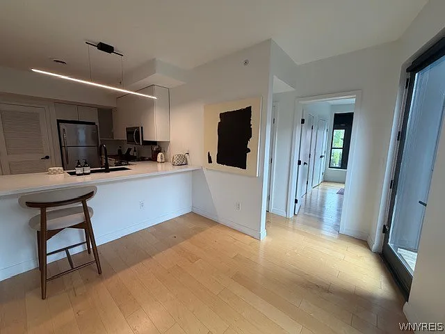 2 bed, 1.0 bath, 1148 sqft, $2,100 — Photo 3