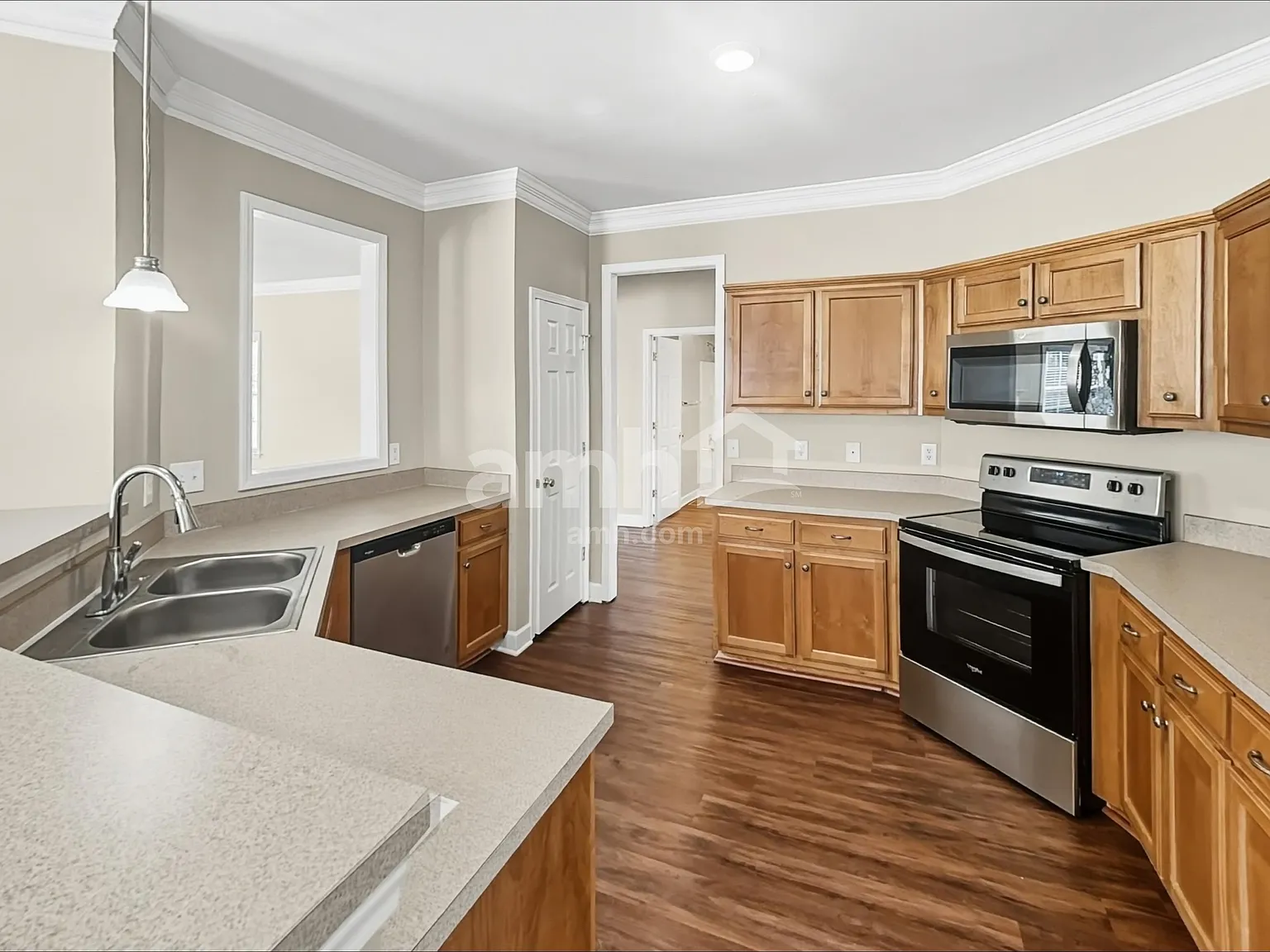 4 bed, 3.0 bath, 3421 sqft, $3,220 — Photo 3