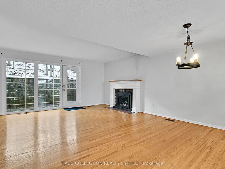 884 Walkley Rd — Photo 6