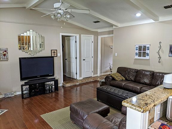 Living Area (3)