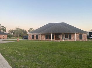 1001 Debra Dr, Breaux Bridge, LA 70517