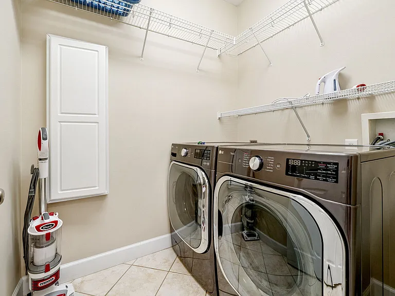 615 Shore Dr — Photo 45