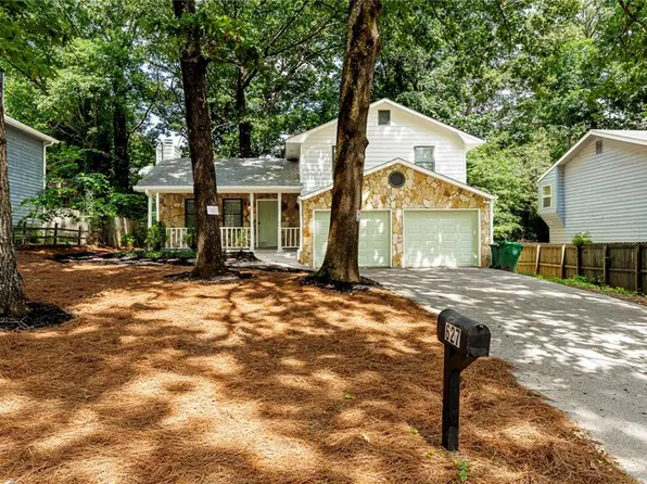 627 Ridge Ave, Stone Mountain, GA 30083
