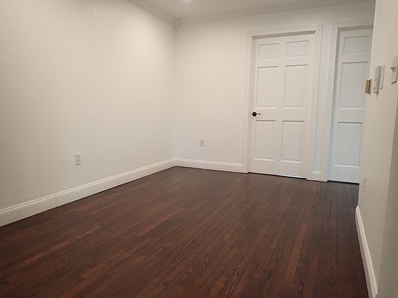 4th image of 424 Carlton Ave Floor 1