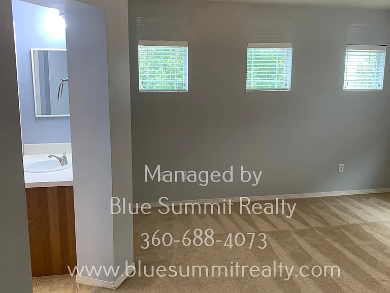 4349 McKinley St NE — Photo 10