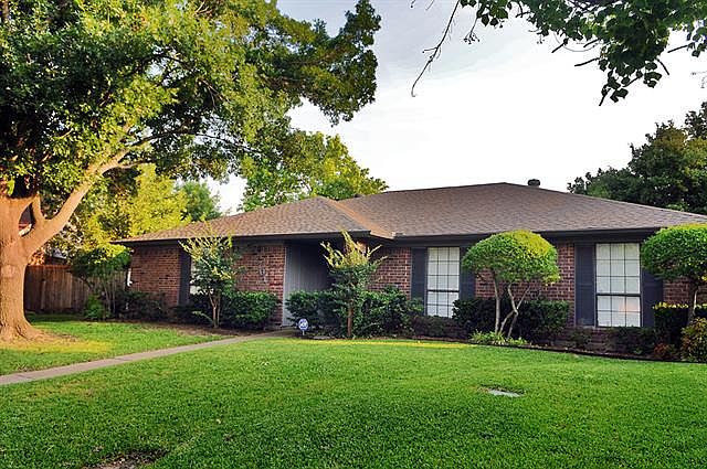 1st image of 2701 Foxglen Dr