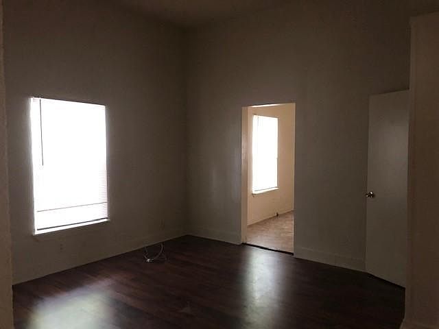 2nd image of 826 W Owings St