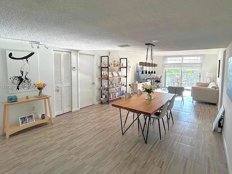 210 Sea View Dr #405 — Photo 1
