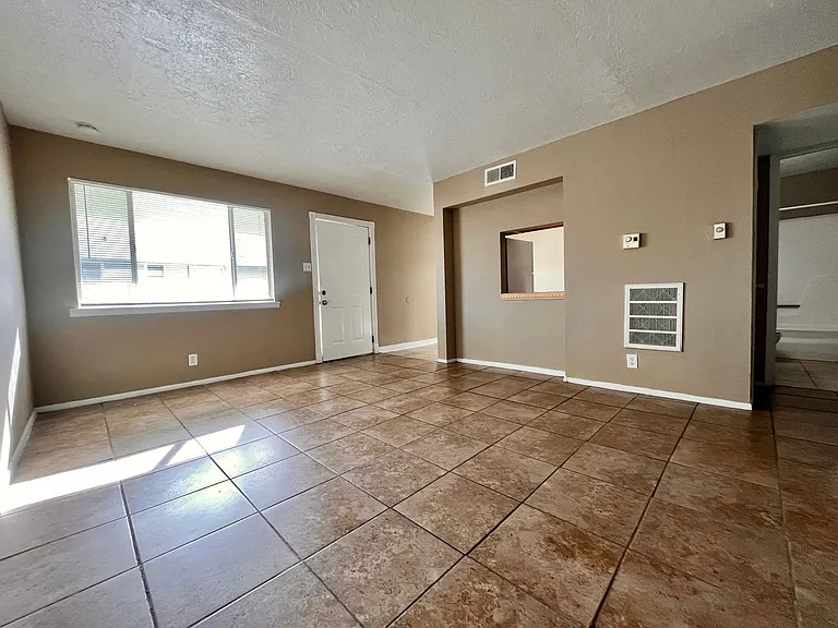 8101 Marble Ave NE — Photo 21