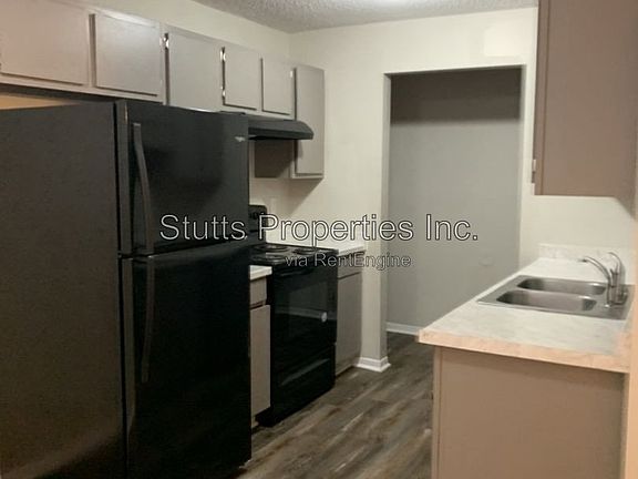3rd image of 505 N Dickson St #A-3