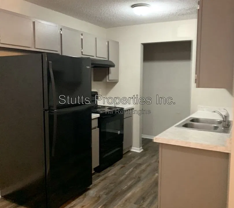 505 N Dickson St #A12